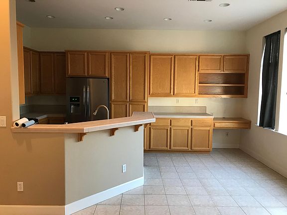 3rd image of 8304 Montiglio Ct