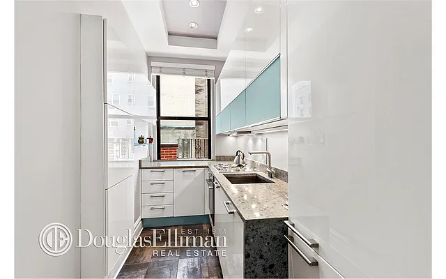 Sold by Douglas Elliman | media 36