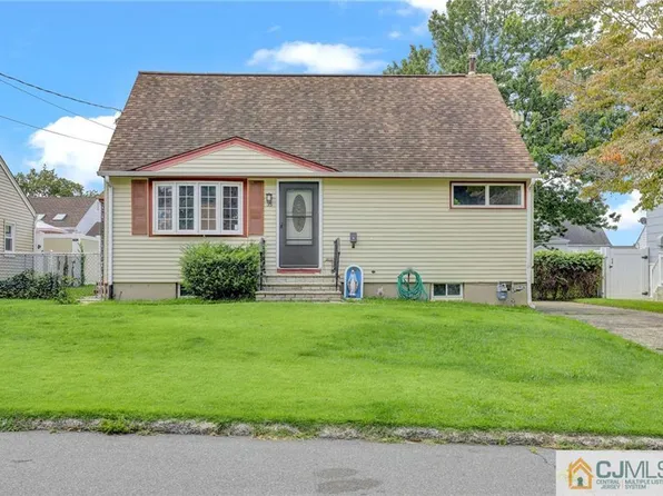 35 Joyce Pl, Parlin, NJ 08859