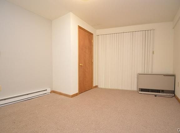 5th image of 303 Winchester Dr