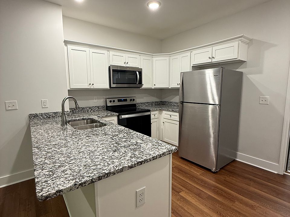 2nd image of 315 Brighton Park Blvd