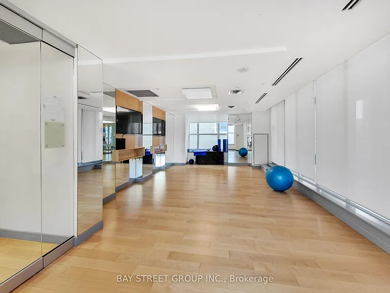 105 George St #1712 — Photo 15