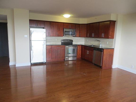 4th image of 60 Parkway Dr E APT 1H