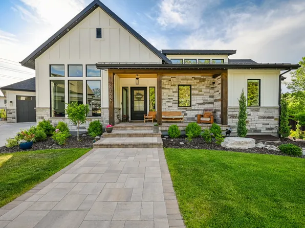 8122 S Willow Cir, Sandy, UT 84093