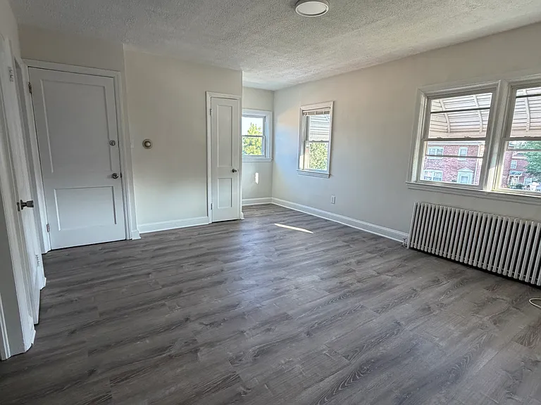 2910 Clearview Ave — Photo 9