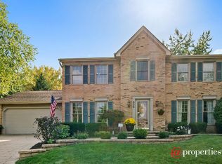 956 Hidden Lake Rd, Naperville, IL 60565