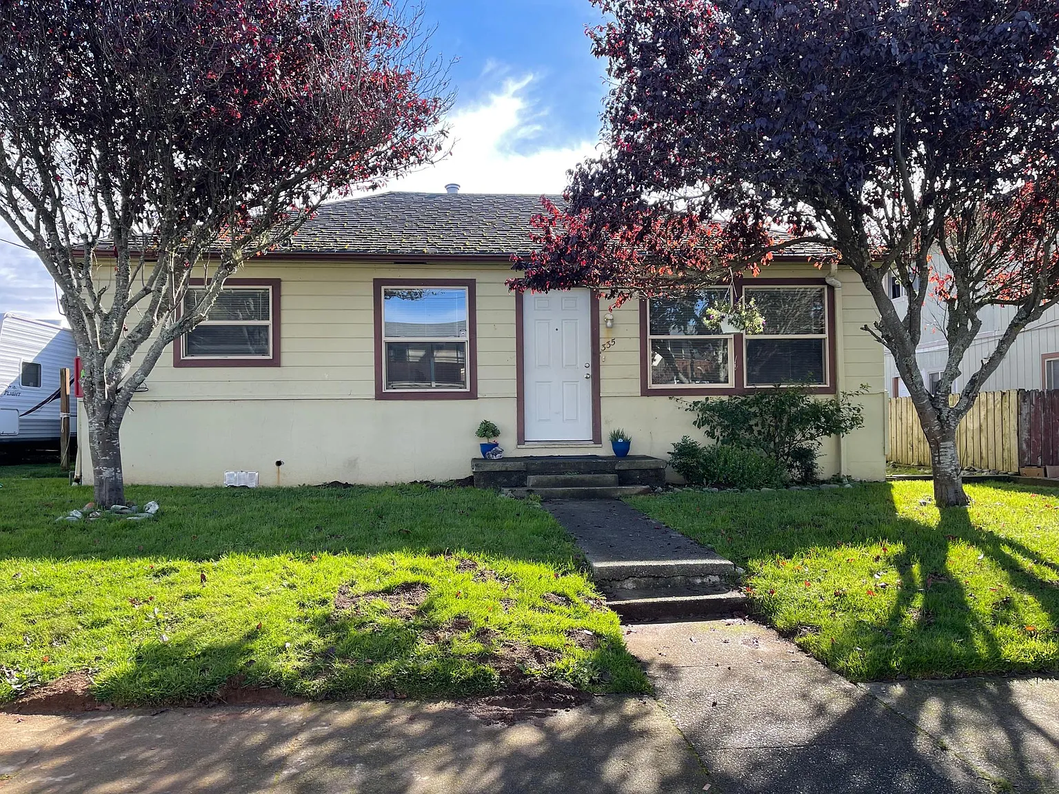 335 4th St photo 1