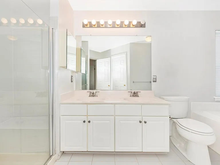 5211 Duke Ct — Photo 18