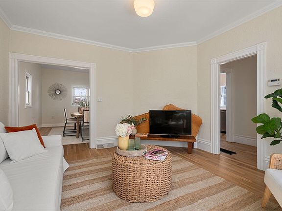 5th image of 8 Belmont Pl
