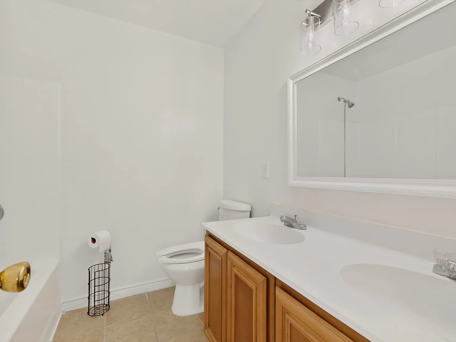 3 bed, 2052 sqft, $2,600 — Photo 3