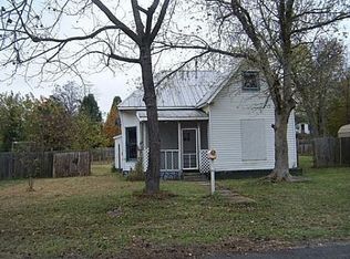 409 Dearborn St, Scott City, MO 63780
