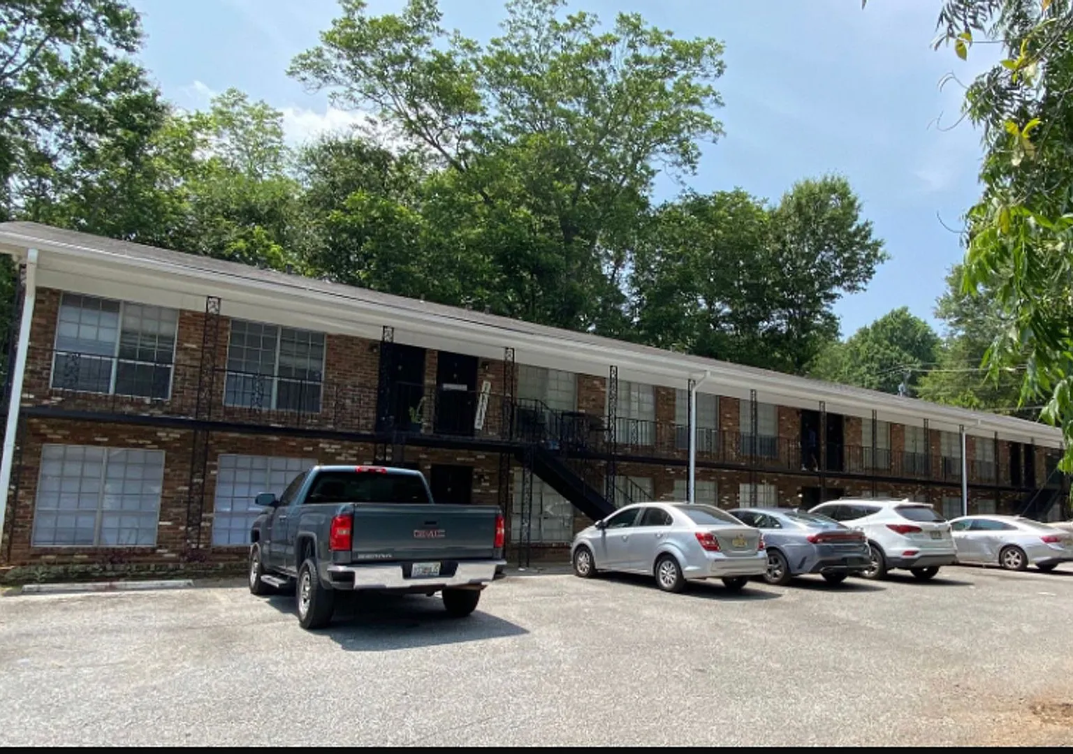 Gas Lite Apartments — Photo 1