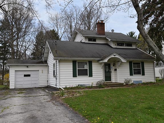 3rd image of 1931 Hawthorne Ave
