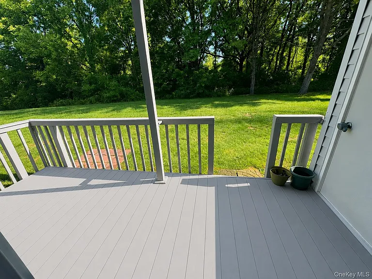 2 Locust Ct #B — Photo 9