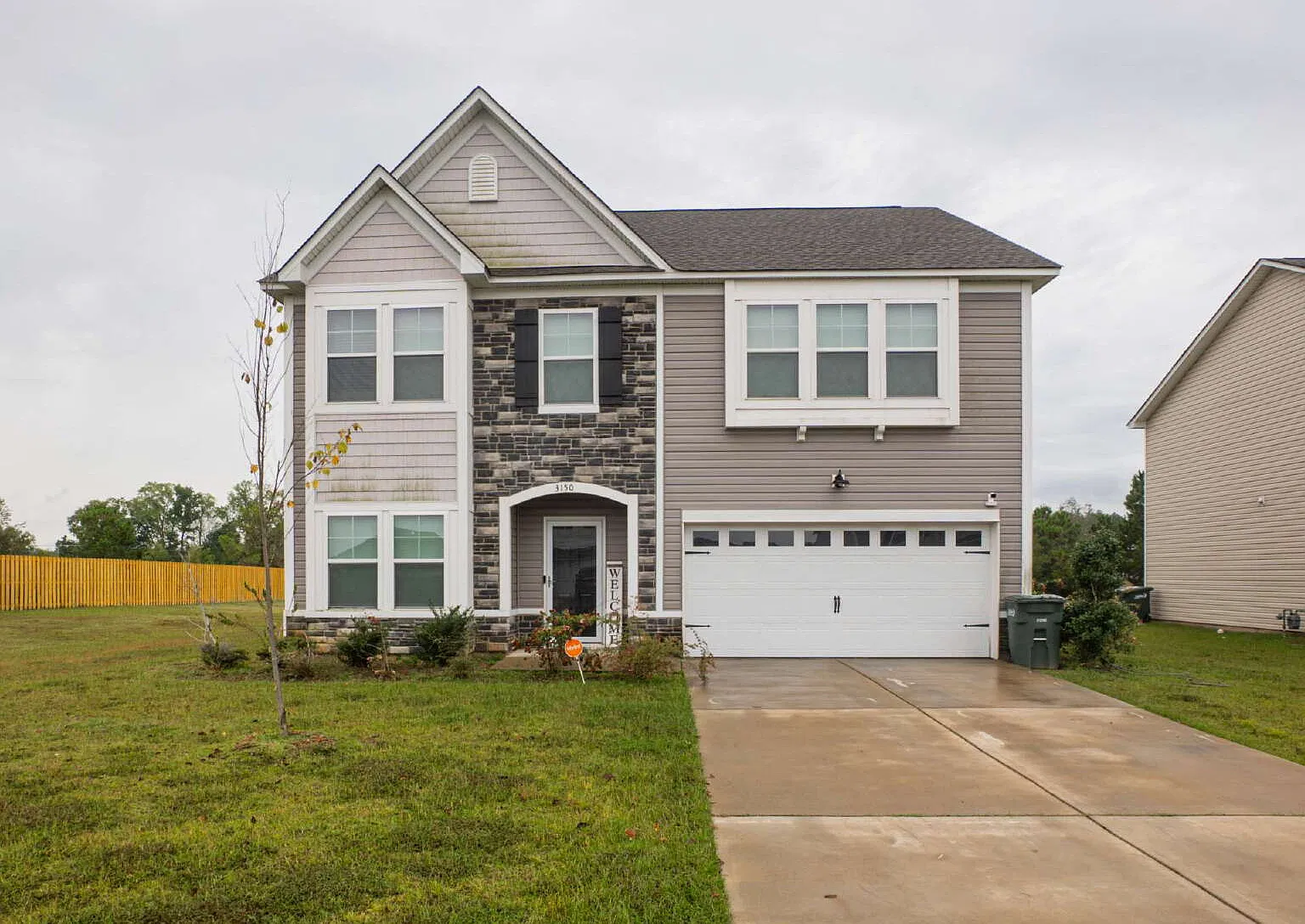 4 bed, 2.5 bath, 2250 sqft, $2,100 — Photo 1