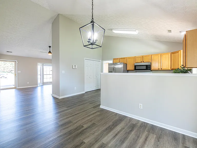 1315 Hunters Way Ct — Photo 9