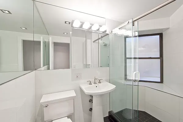 Rented by R New York | media 19