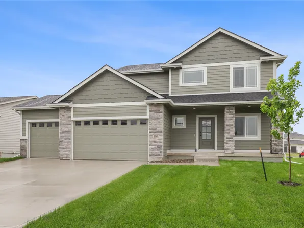 160 NW Hidden Knl, Waukee, IA 50263