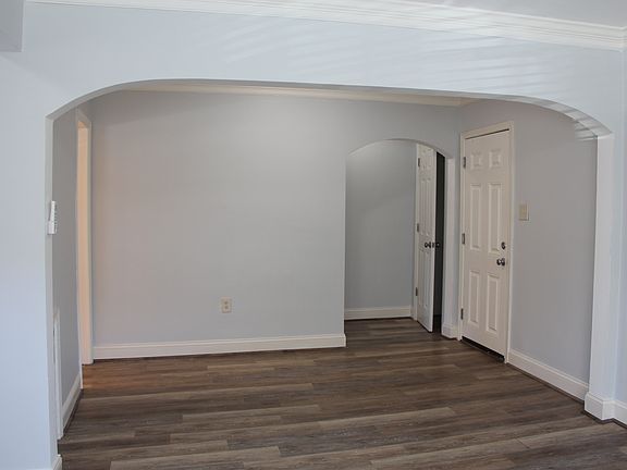 4th image of 911 N Fillmore St #4