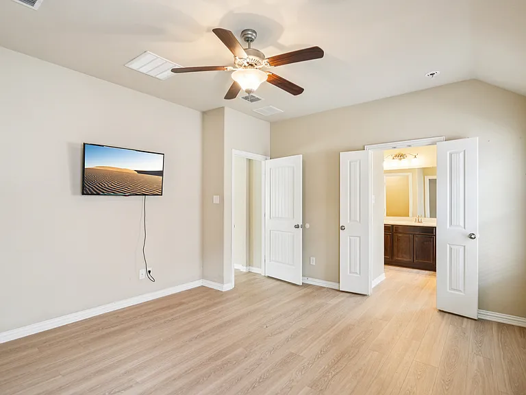 15937 Alvarado Dr — Photo 8