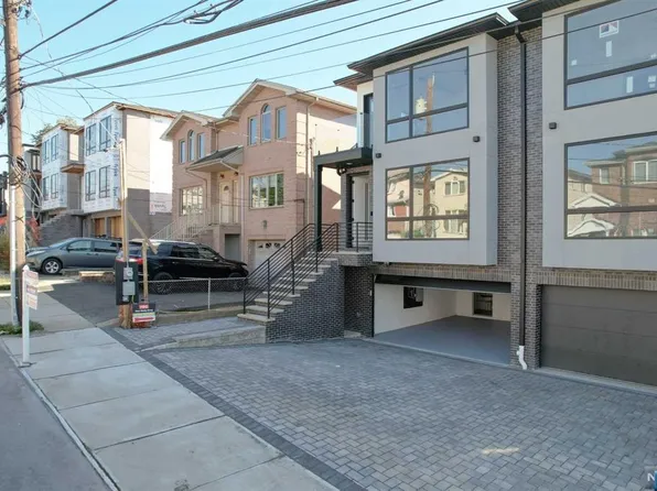 72 W Ruby Ave #B, Palisades Park, NJ 07650