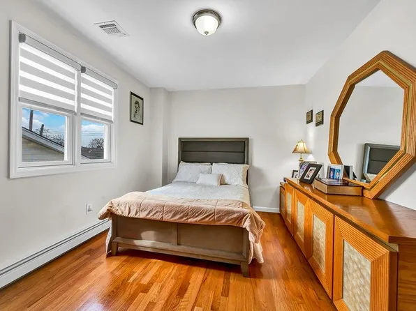 629 Marcy Avenue image 15 of 37