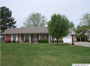 1219 Eleanor Dr SW, Decatur, AL 35601