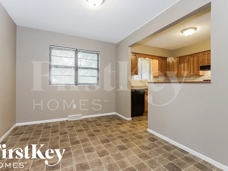 2318 NW Chatham Pl — Photo 6