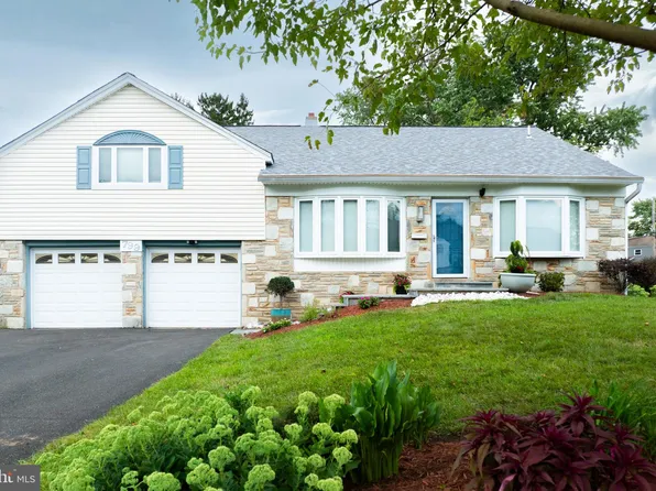 799 Meadowood Ln, Warminster, PA 18974