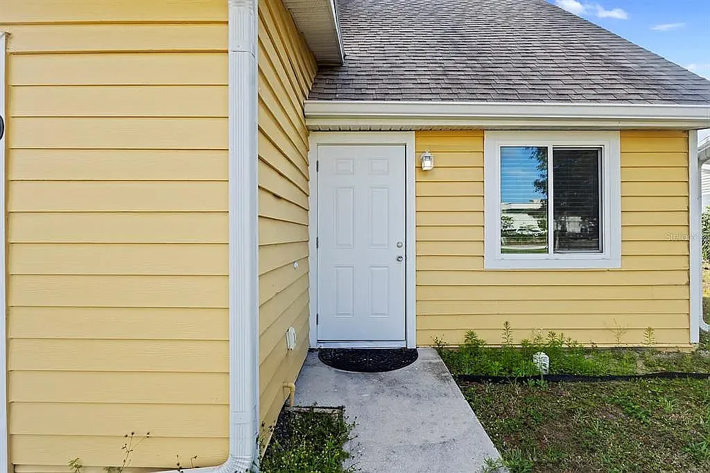 2 bed, 2.5 bath, $1,600 — Photo 1