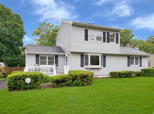 39 Sound Rd, Greenport, NY 11944