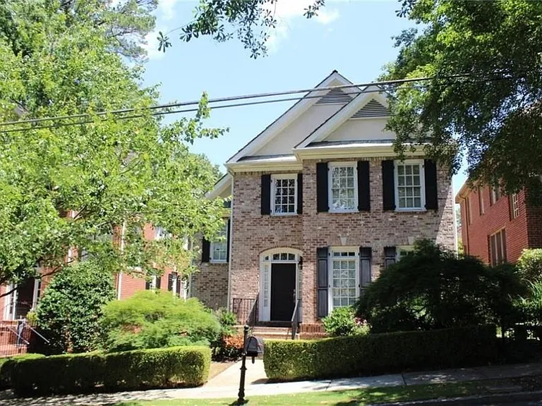 704 Longleaf Dr NE — Photo 35