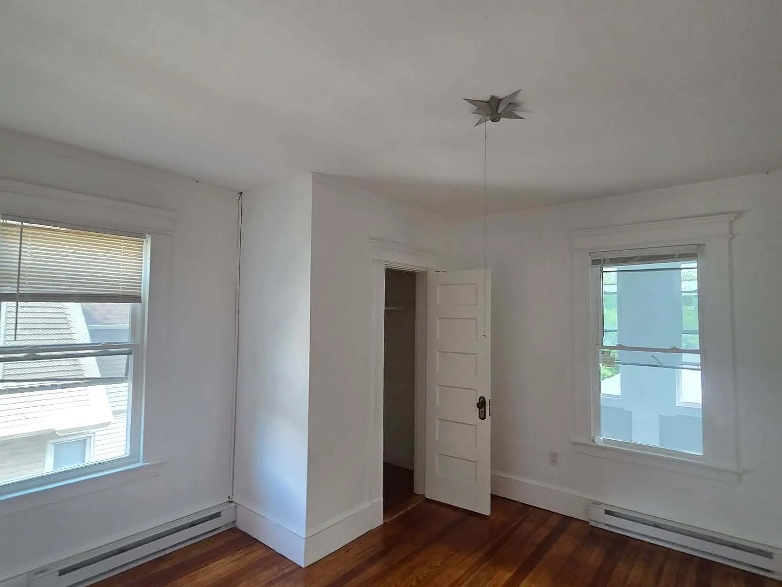 3 bed, 1.0 bath, 13114 sqft, $1,750 — Photo 4