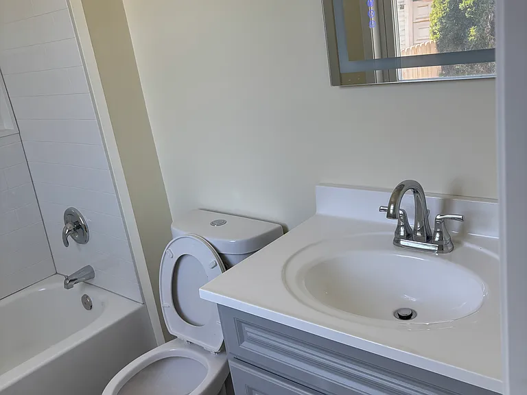 43 Ludington St — Photo 8