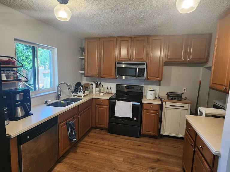 13701 Glasser Ave #1 — Photo 19