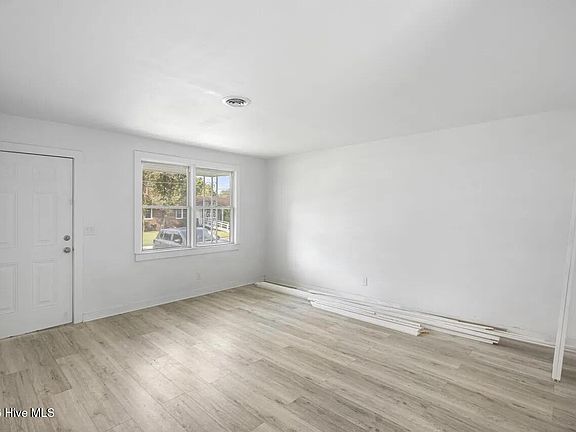 3rd image of 106 E Walker St