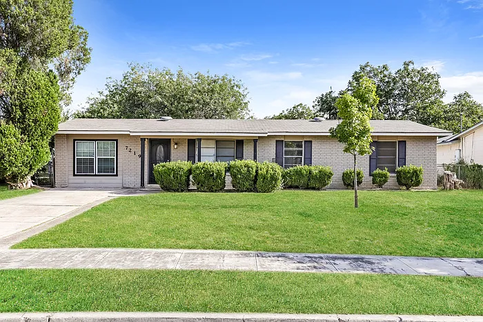 7219 Westport Way — Photo 1
