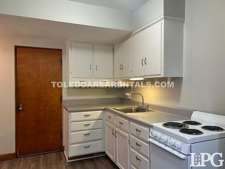 2244 W Sylvania Ave #1 — Photo 3