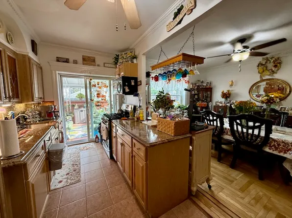 1861 East 32nd Street image 7 of 27