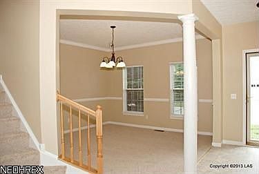 3rd image of 870 Willow Creek Dr