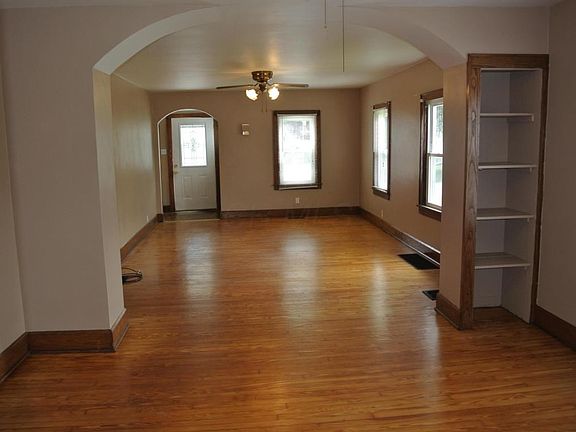 4th image of 53 N 25th St