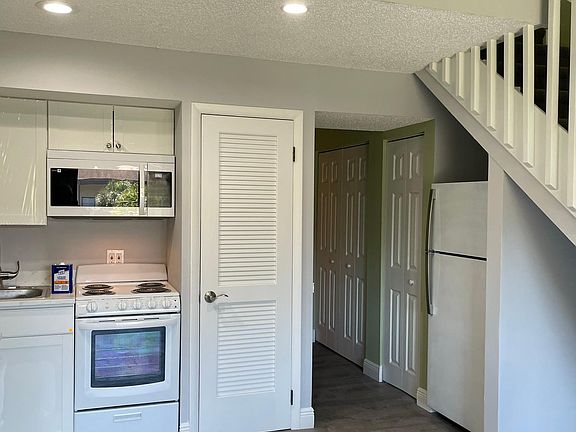 3rd image of 1255 Ponce Island Dr #732C