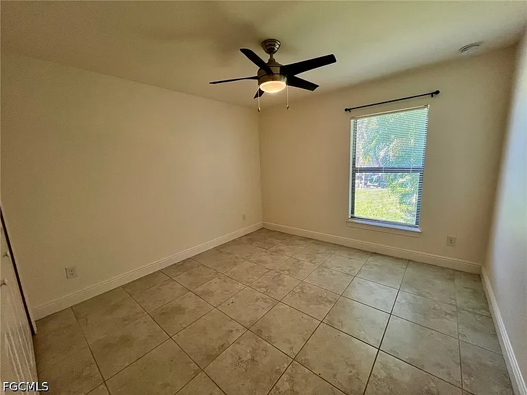 3322 NW 17th Ln — Photo 3