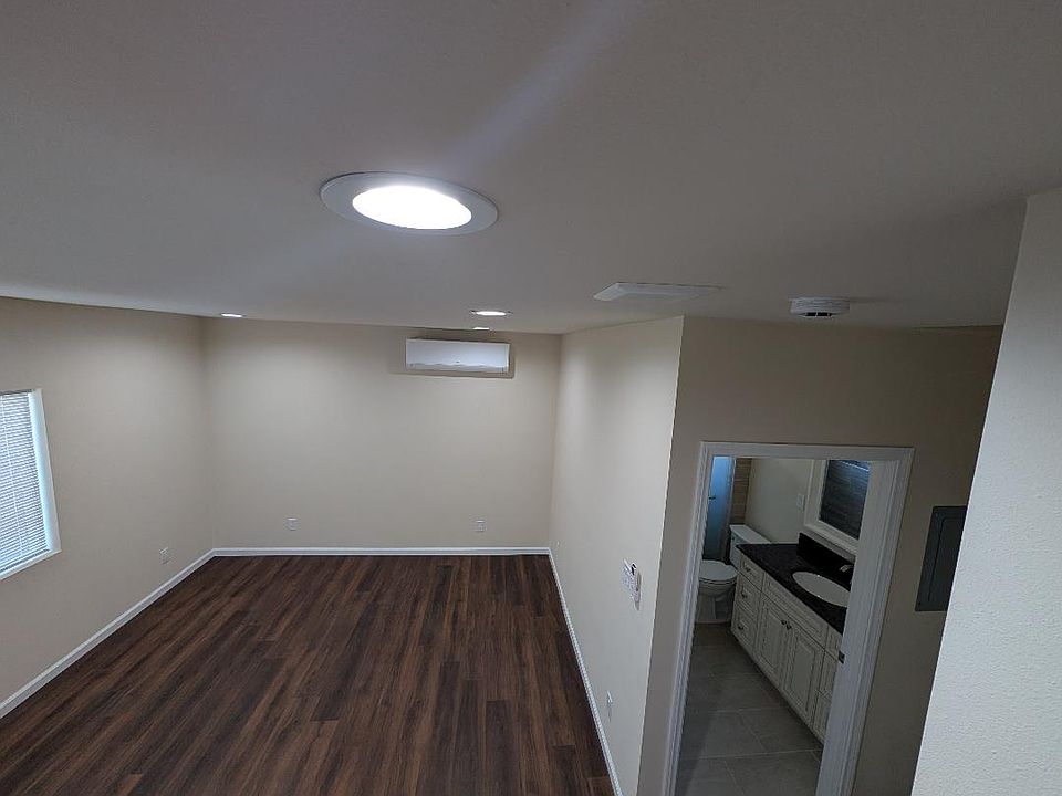 1st image of 702 S Pine St #B