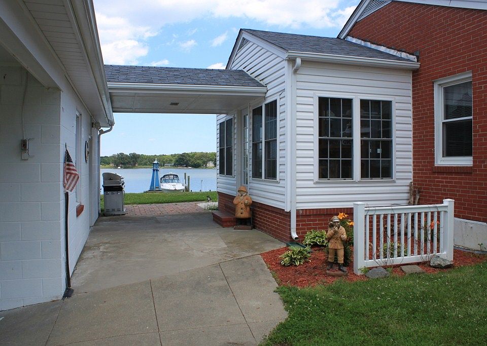 1st image of 295 Cherry Orchard Ln
