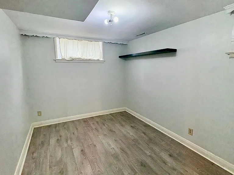 62 Richardson Ave — Photo 5