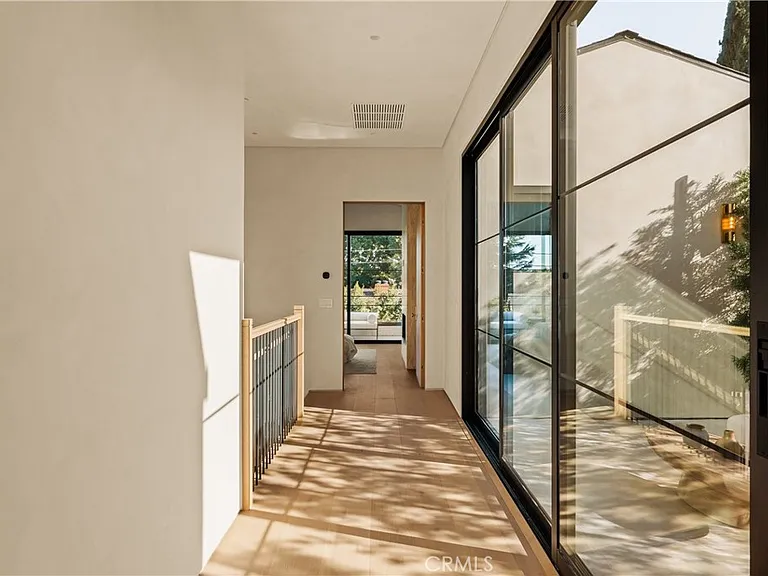 4724 Halbrent Ave — Photo 3