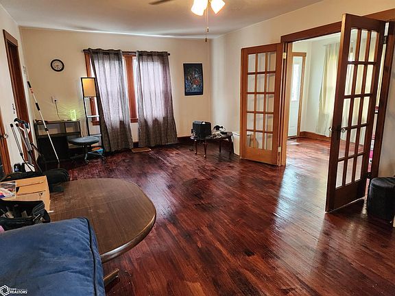 4th image of 114 N Main St