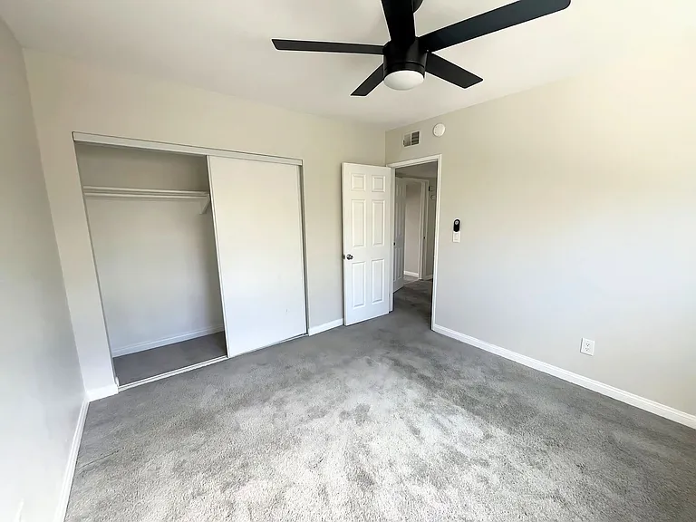 446 Annette Pl — Photo 14