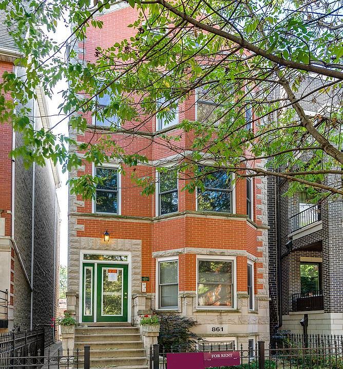 1st image of 2340 N Greenview Ave #3